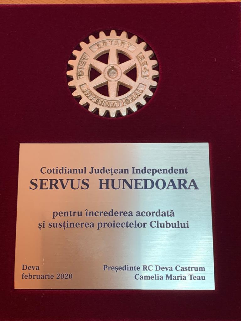 Plachetă acordată, de Rotary Club Deva Castrum, cotidianului „Servus Hunedoara”