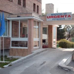 Indolența unei persoane infectată cu coronavirus a închis o secție a unui spital din județ. Aproape 50 de medici și asistente, în izolare