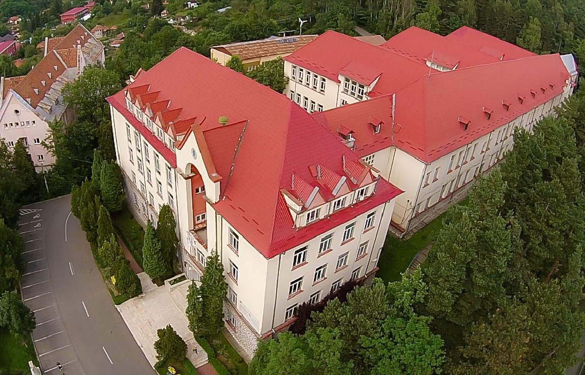 Universitatea Petroşani – ofertă academică diversificată pentru viitorii studenţi. Peste 2.000 de locuri disponibile, la toate formele de învăţământ
