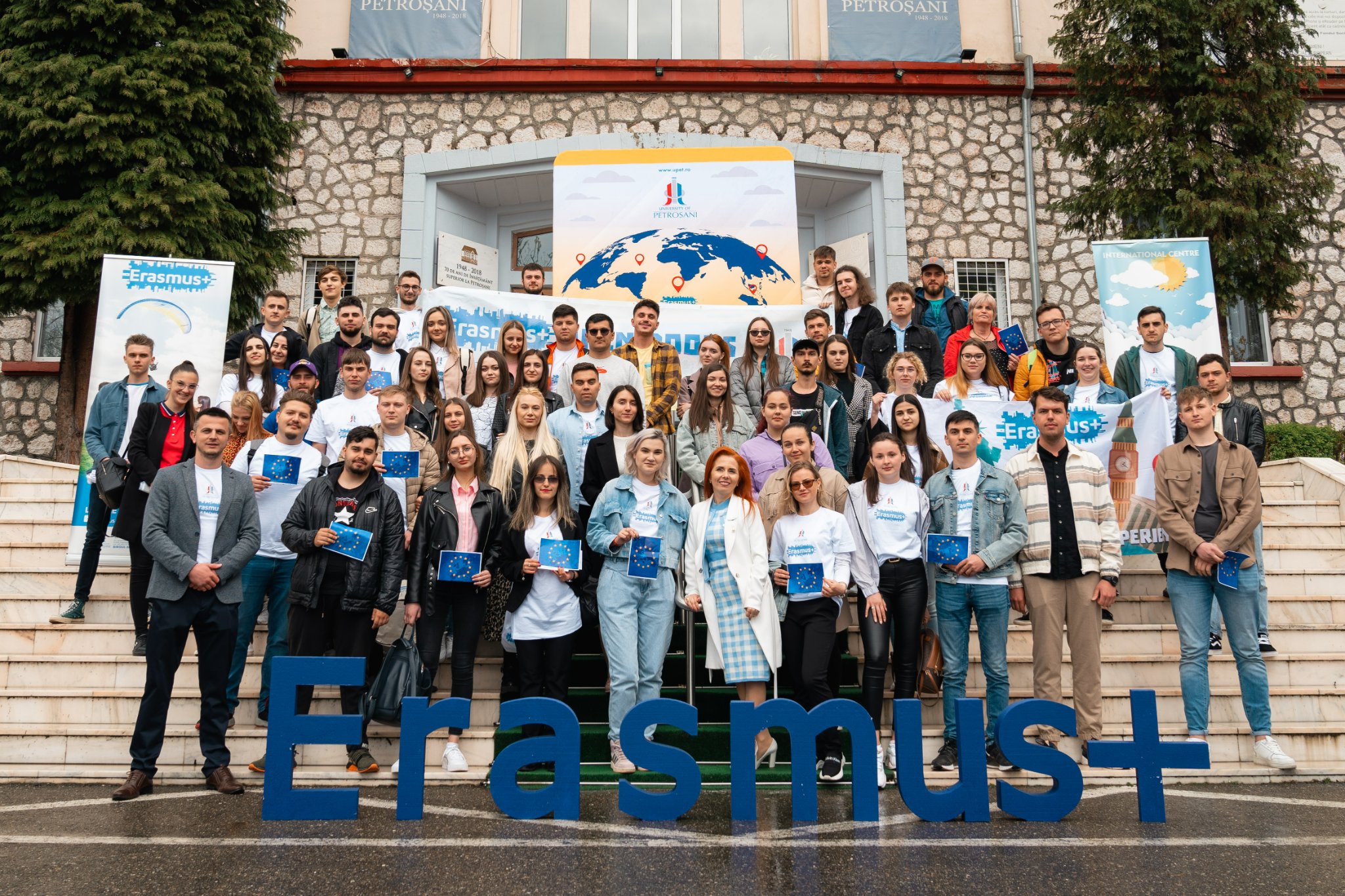 Dublă sărbătoare la Universitatea din Petroșani: „Ziua Europei” și aniversarea Erasmus+, programul care deschide minți, de 25 de ani încoace