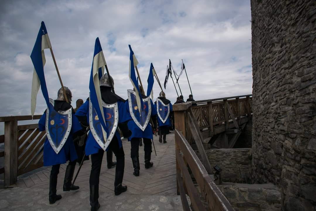 Istoria și legendele Cetății Devei – reînviate de oștenii Gărzii. Cavalerii vor patrula, din nou, între zidurile fortăreței medievale