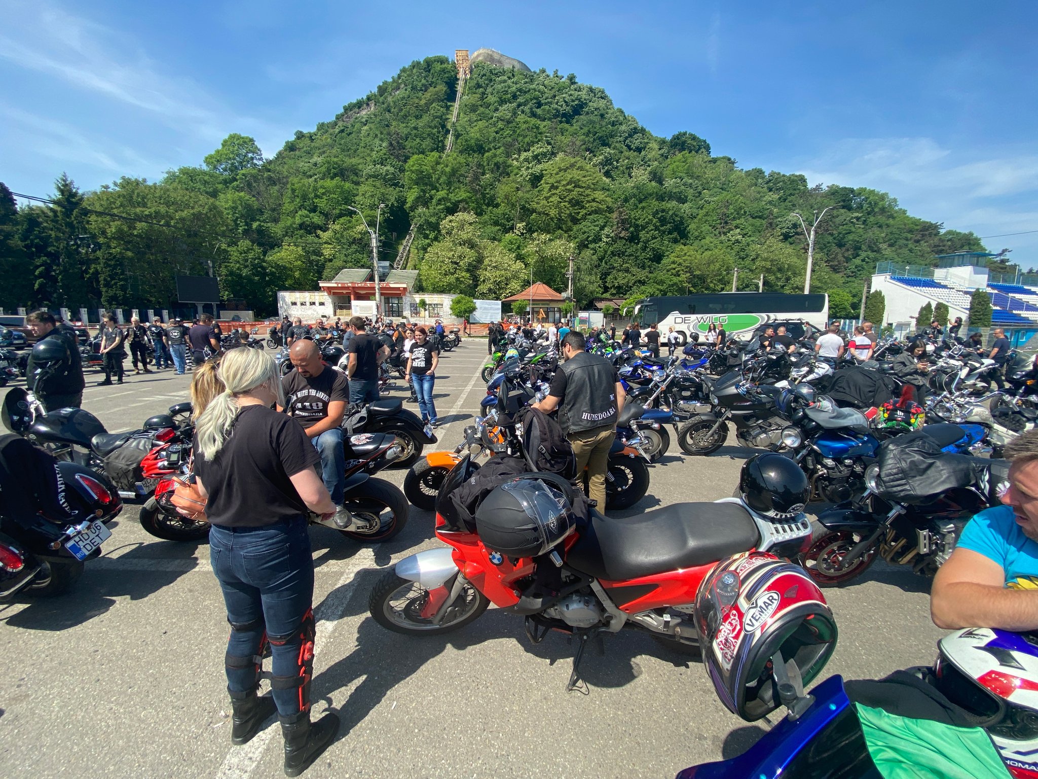 Deva: Peste 250 de motocicliști din Hunedoara, Alba și Arad, la „Parada Moto-Atenție la motocicliști”