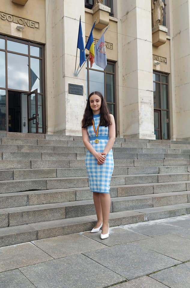 O elevă din Hunedoara, medaliată cu aur la Olimpiada Europeană de Geografie