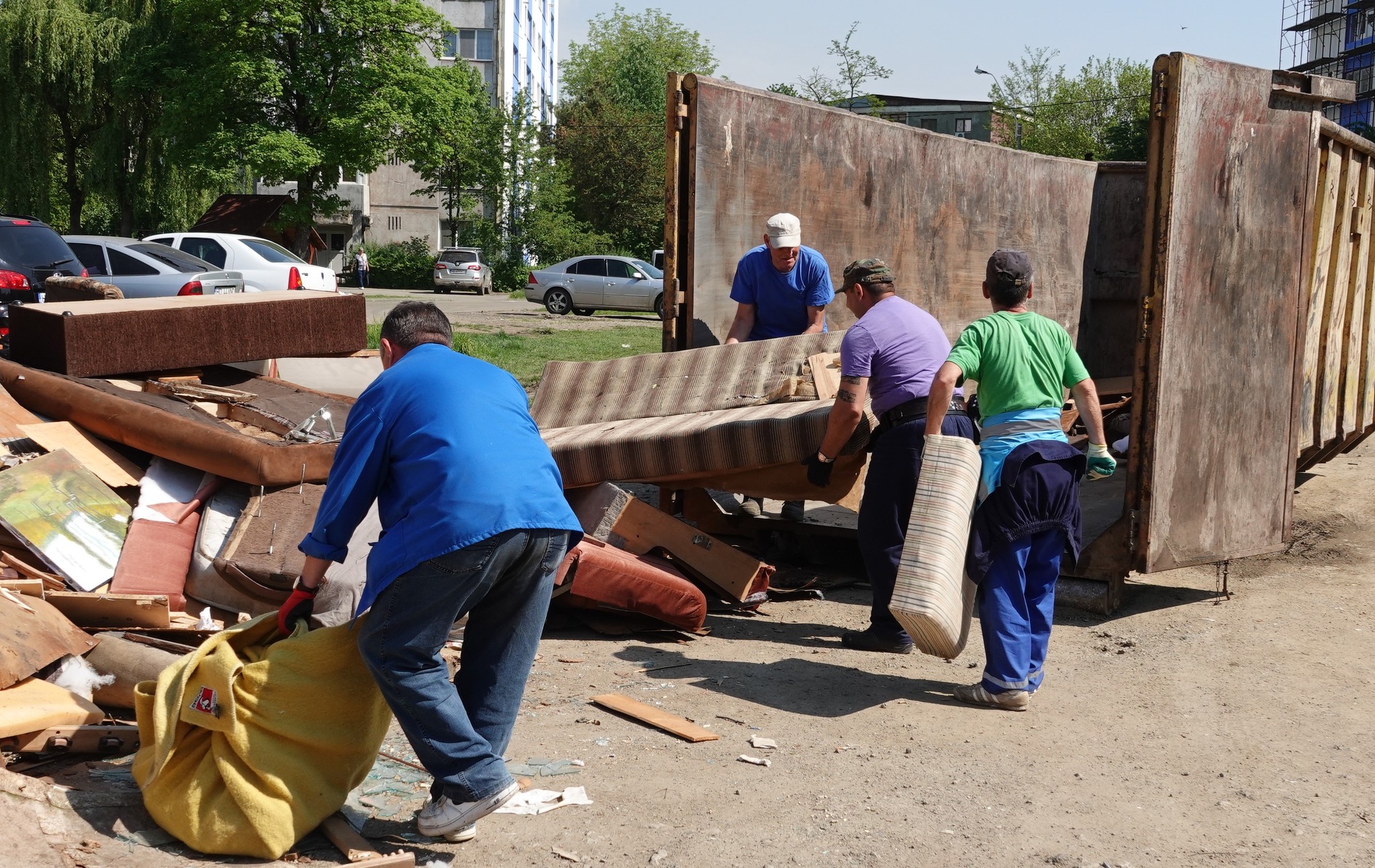 Campanie gratuită de colectare a deșeurilor voluminoase, în municipiul Hunedoara