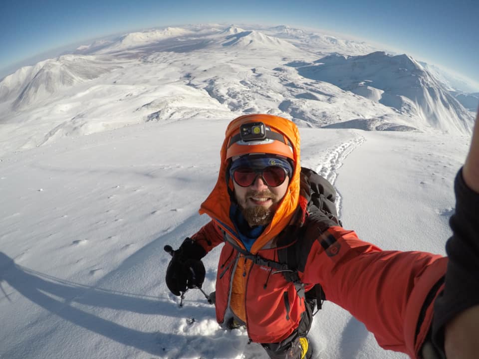 Adrian Ahrițculesei, un singur pas pentru a completa Circuitul „Seven Volcanoes”. Alpinistul hunedorean va pleca spre Antarctica în 6 ianuarie 2023