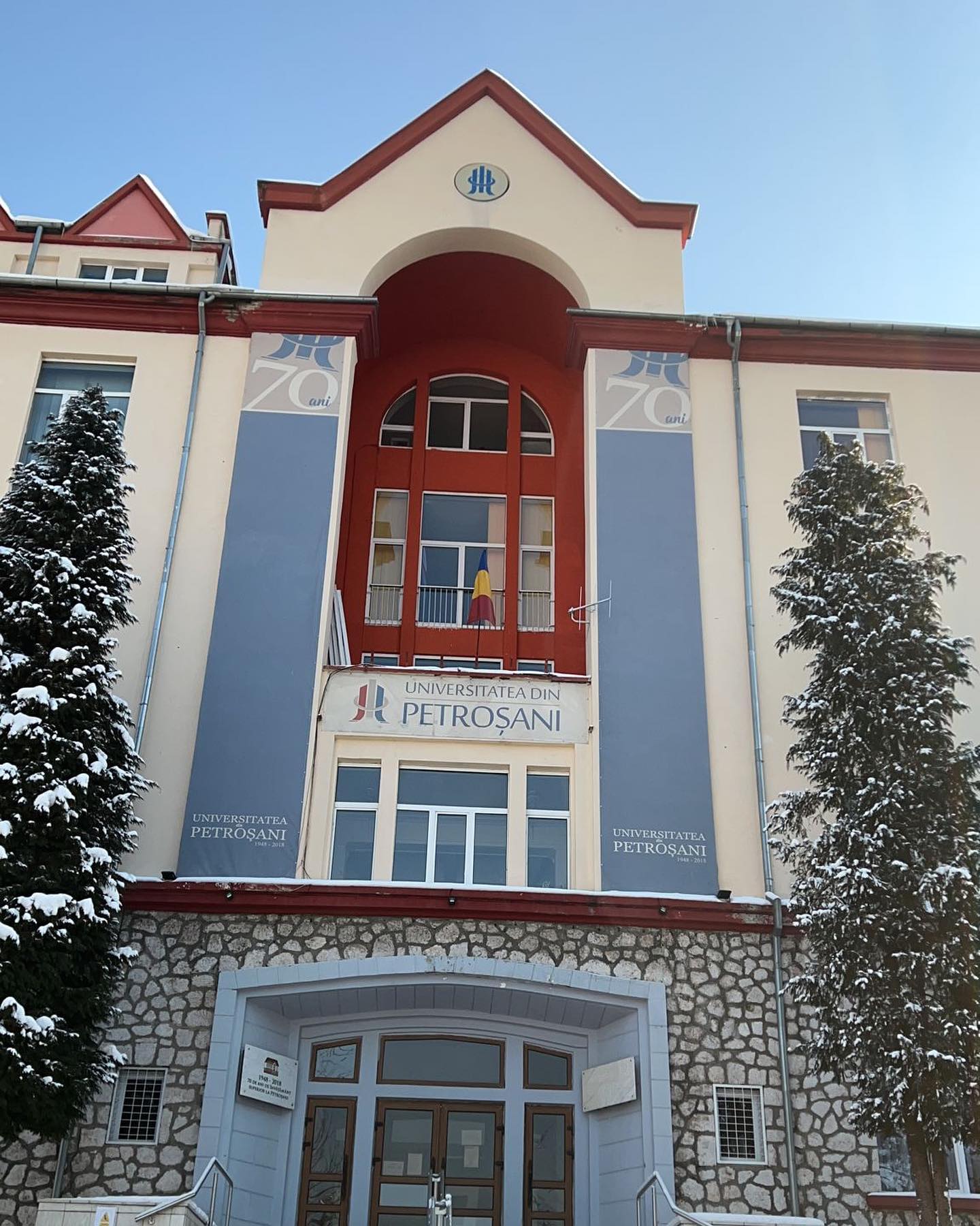 La Universitatea din Petroșani, începe sesiunea de examene, prima din acest an