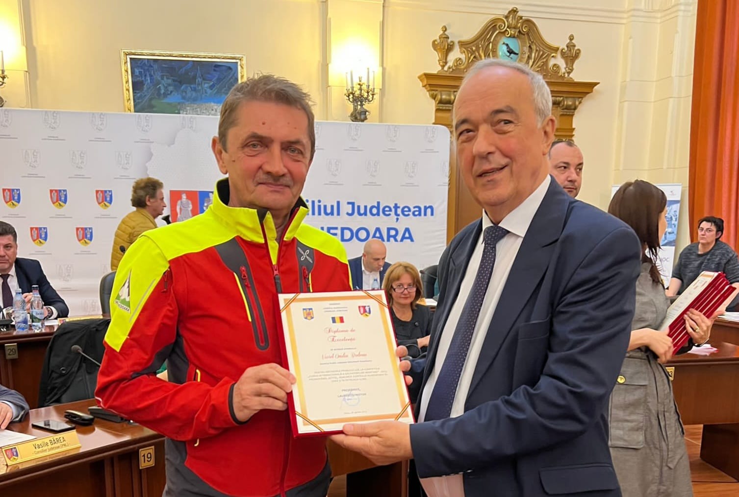 Echipa Salvamont Hunedoara, distinsă cu „Diplomă de Excelență” pentru performanța obținută la „International Mountain Rescue Race România”