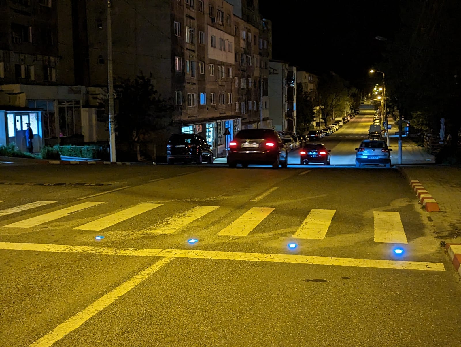 Treceri de pietoni, iluminate cu LED-uri, la Petroșani
