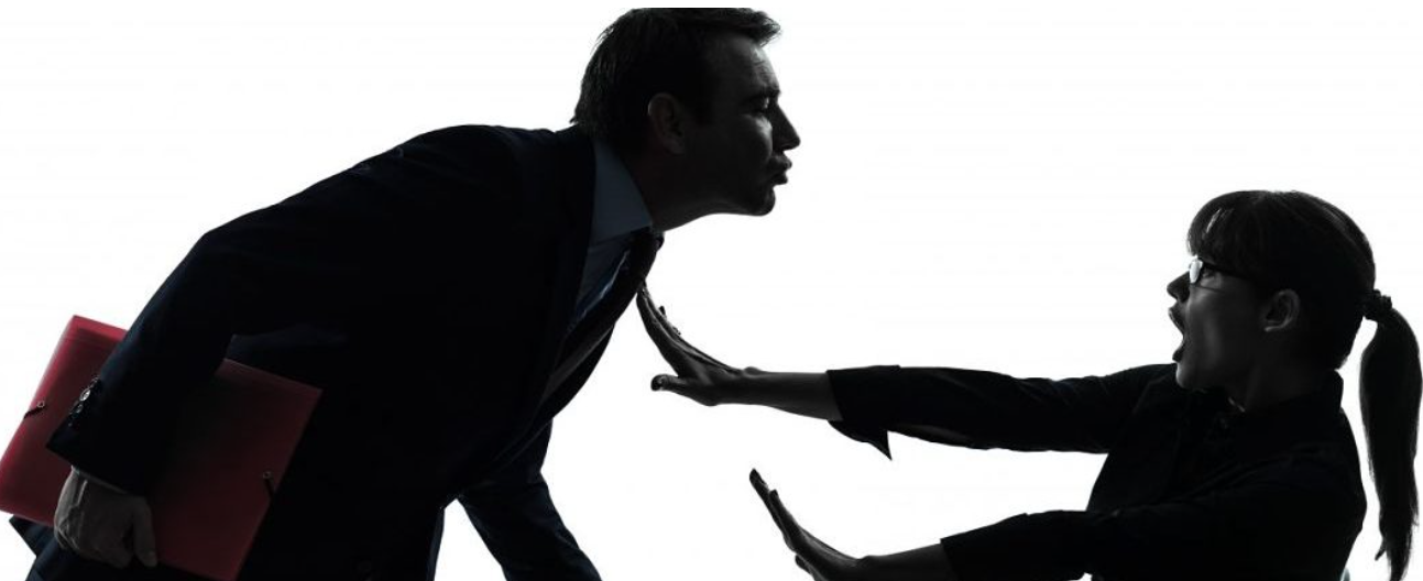 Hărțuirea la locul de muncă, pedepsită cu amenzi usturătoare