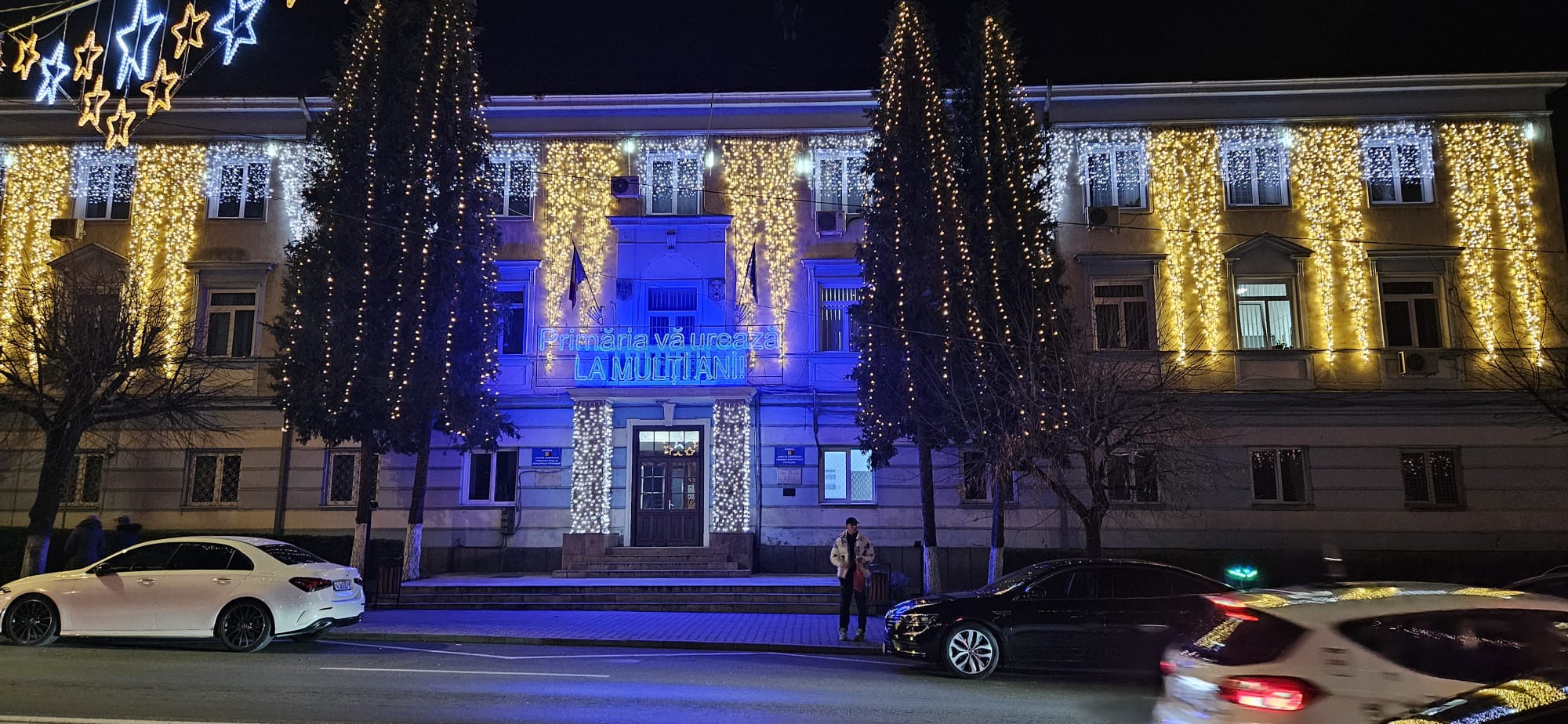 Petroșani: Iluminatul festiv de sărbători a fost aprins