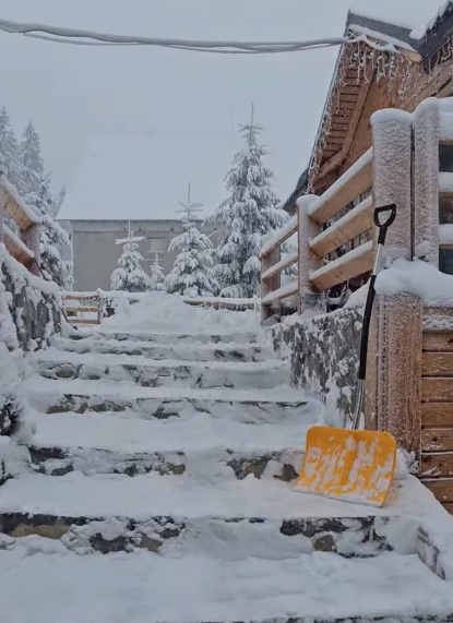 VIDEO| Zăpadă ca în povești, la Straja. Iubitorii sporturilor de iarnă, așteptați în stațiune